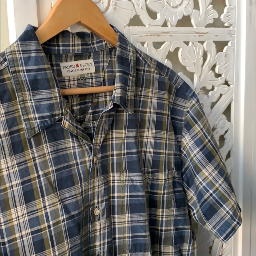 Faded Glory Short Sleeve Button Down - Picture 3 of 3
